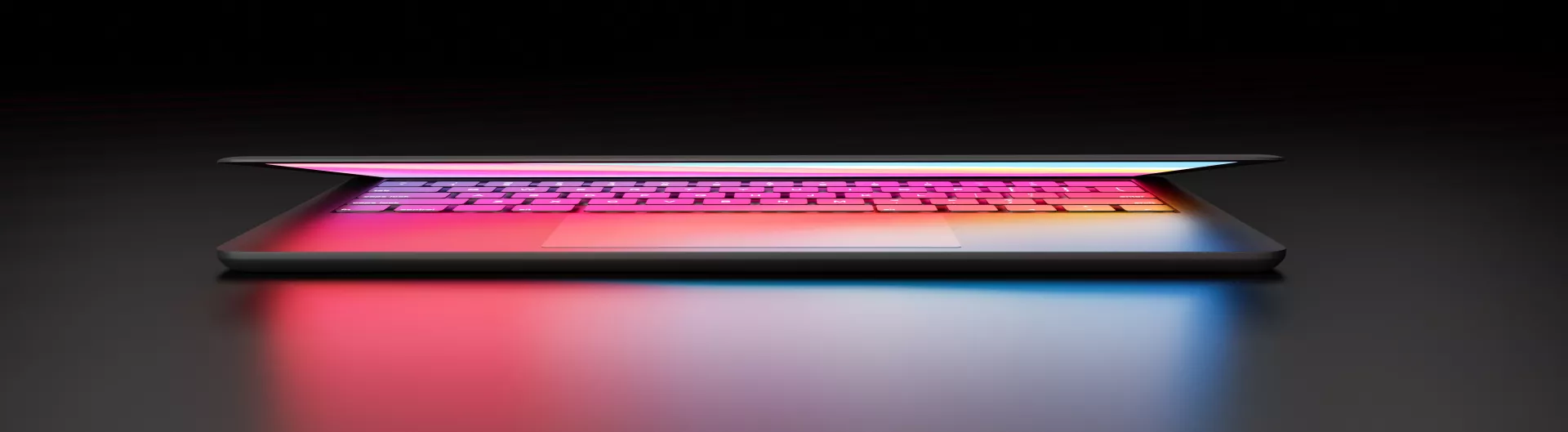 Laptop aufgeklappt